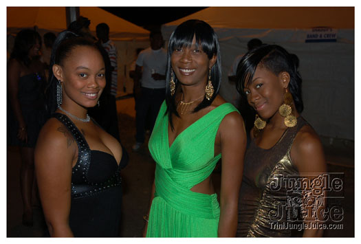 i_am_legend_3_apr3-061