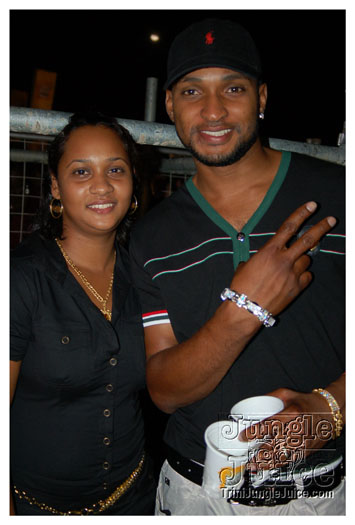 i_am_legend_3_apr3-074