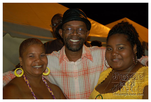 i_am_legend_3_apr3-089