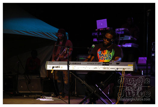 i_am_legend_3_apr3-108