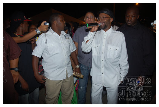 i_am_legend_3_apr3-142