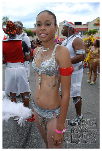 kadooment_day_2010_pt1-032