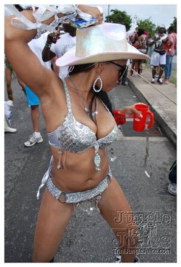 kadooment_day_2010_pt1-065