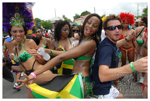 kadooment_day_2010_pt1-130