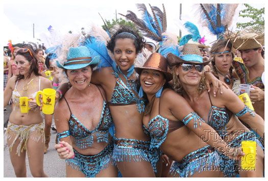 kadooment_day_2010_pt2-025
