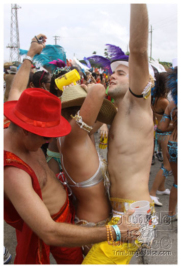 kadooment_day_2010_pt2-028