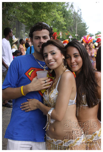 kadooment_day_2010_pt2-047