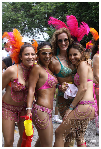kadooment_day_2010_pt2-049
