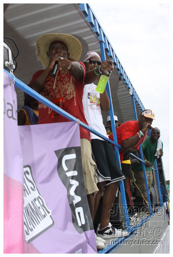 kadooment_day_2010_pt2-060