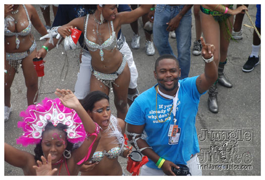 kadooment_day_2010_pt3-043