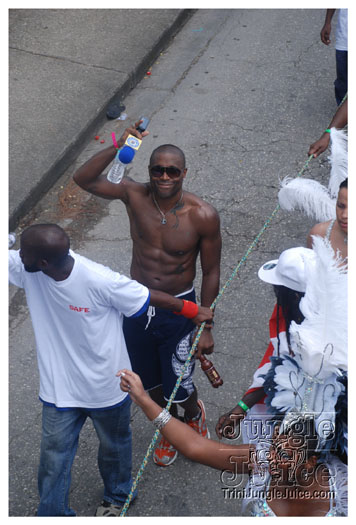 kadooment_day_2010_pt3-055