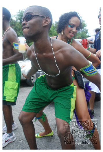 kadooment_day_2010_pt3-068