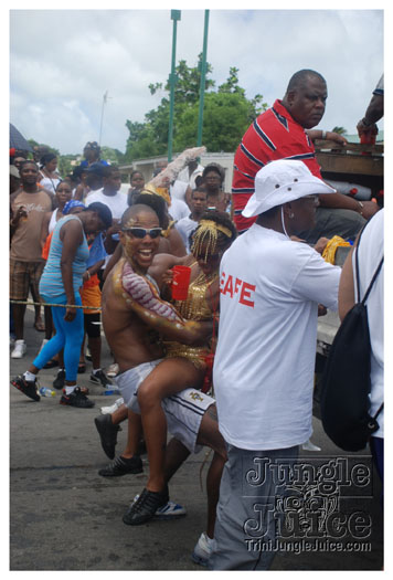kadooment_day_2010_pt3-094