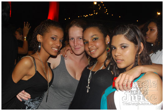 ladies_first_2010-094