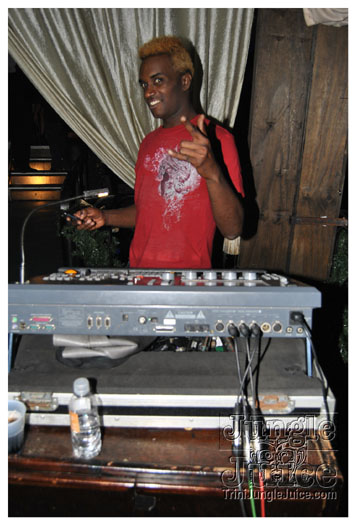 m5_fem_welc_party_dec29-086