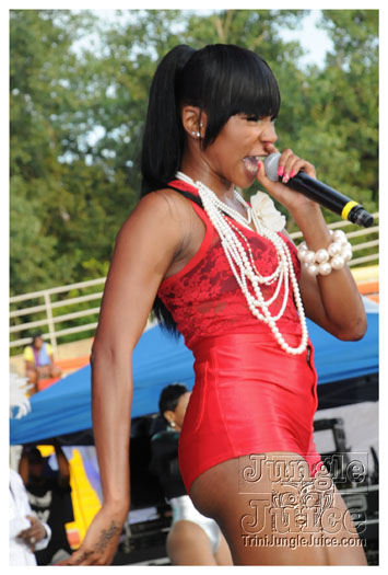 machel_six_flags_2010-110