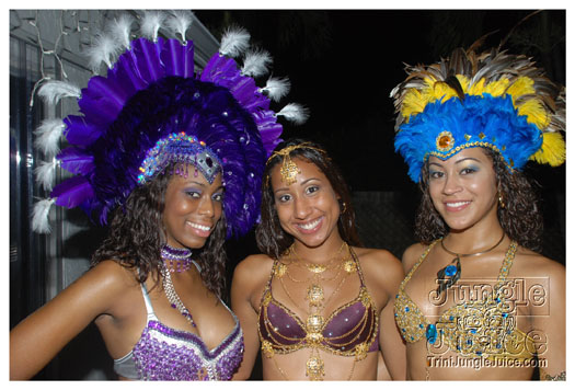 mascots_intl_2010_band_launch-052