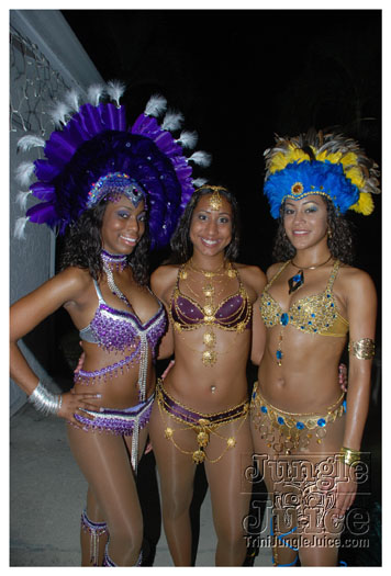 mascots_intl_2010_band_launch-053