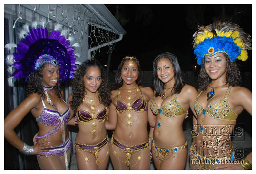 mascots_intl_2010_band_launch-054