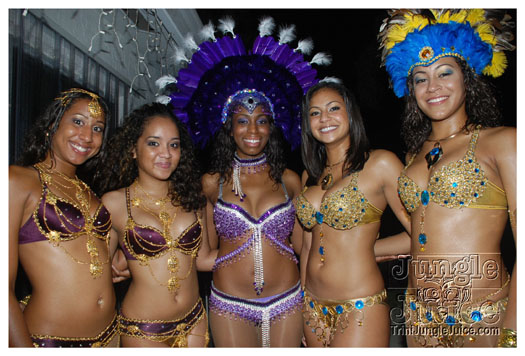 mascots_intl_2010_band_launch-055