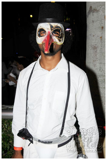 mask_halloween_2010-027