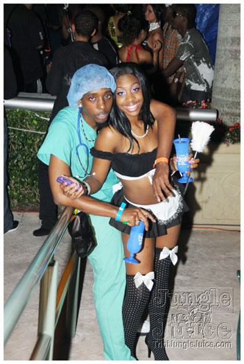 mask_halloween_2010-032