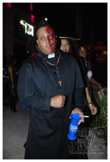 mask_halloween_2010-060