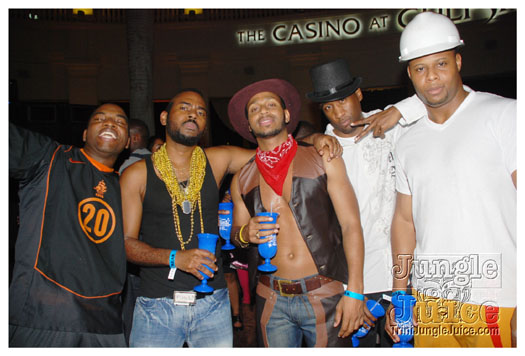 mask_halloween_2010-070