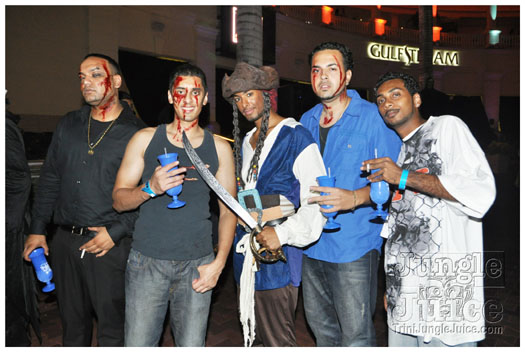 mask_halloween_2010-113