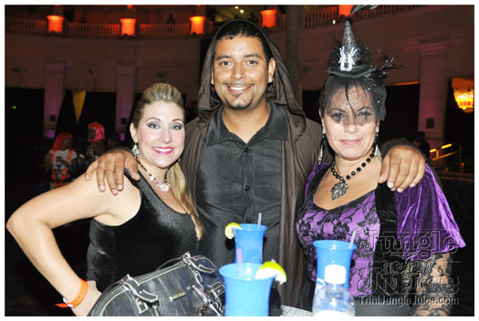 mask_halloween_2010-121