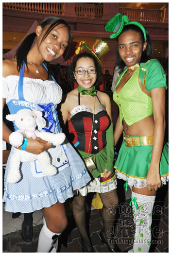 mask_halloween_2010-130