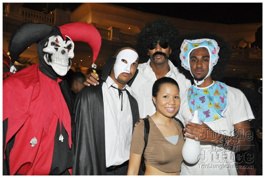 mask_halloween_2010-131