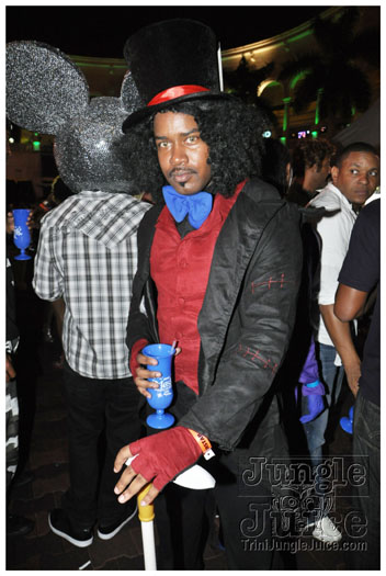 mask_halloween_2010-136