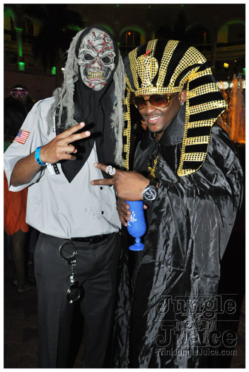 mask_halloween_2010-144