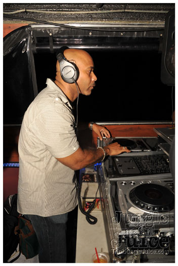 monday_night_madness_aug30-055