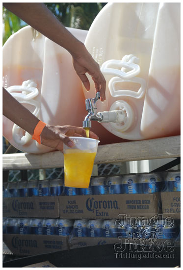 monkey_juice_campus_carnival_2010-014