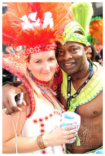 nhc_poisonuk_2010-011