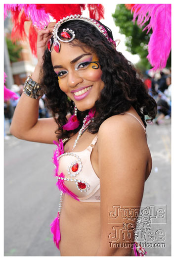 nhc_poisonuk_2010-033