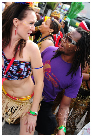 nhc_poisonuk_2010-042