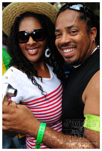 nhc_poisonuk_2010-066