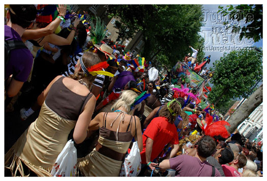 nhc_poisonuk_2010-099