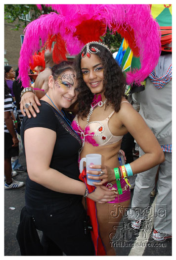 nhc_poisonuk_2010-105