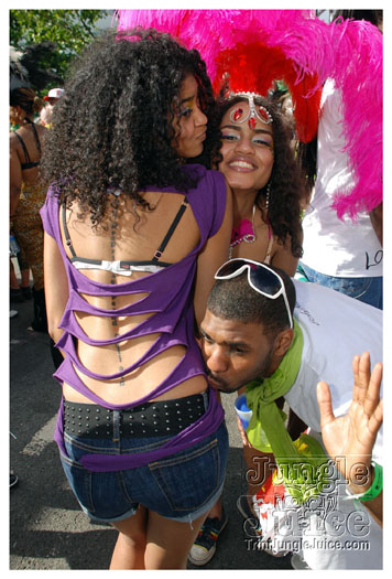 nhc_poisonuk_2010-122