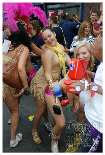 nhc_poisonuk_2010-125