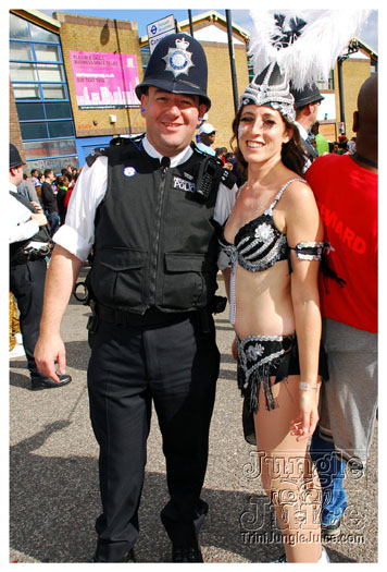 nhc_poisonuk_2010-131