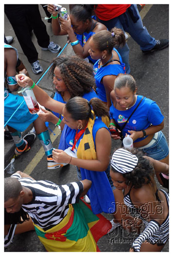 nhc_poisonuk_2010-144