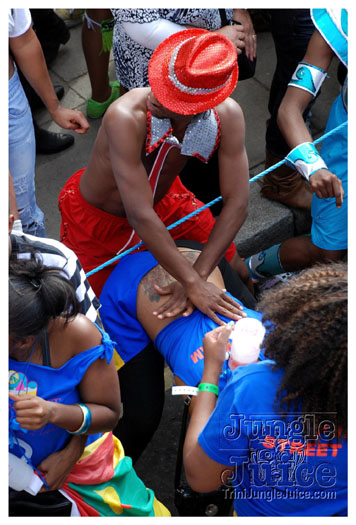 nhc_poisonuk_2010-147