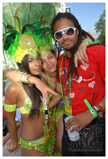 nhc_poisonuk_2010-154