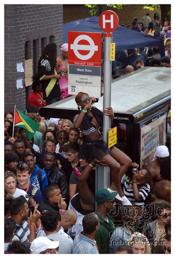 nhc_poisonuk_2010-157