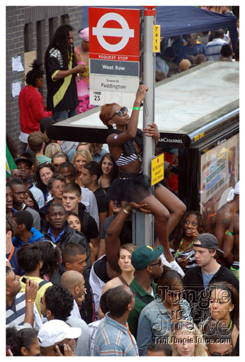 nhc_poisonuk_2010-158